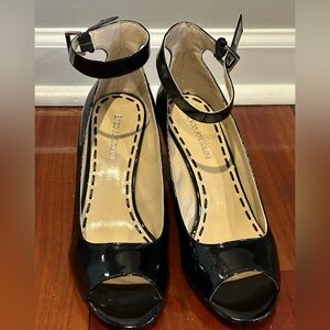 Enzo Angiolini black patent open-toe heels ankle strap Sz 8